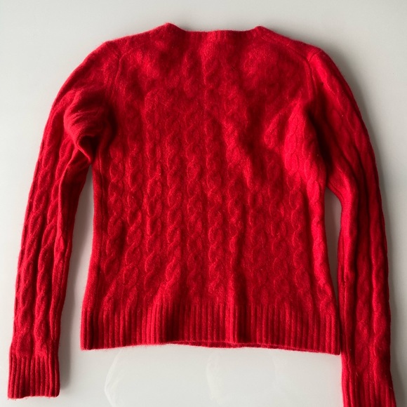 Red cable knit cachemire sweater - Picture 3 of 3